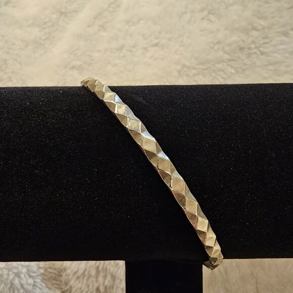 Lot of 5 Vintage Bangle Bracelets Silver Gold And Bronze Toned Textured Thin - Picture 8 of 12